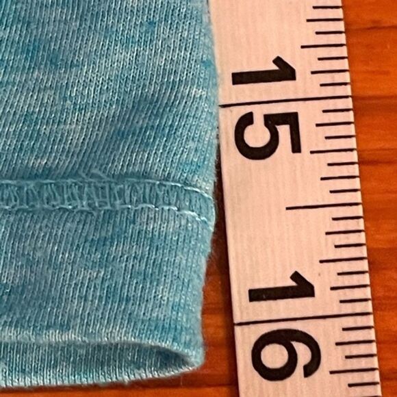 Medium Danskin Now semi fitted blue long sleeve lightweight stretch athletic top - Picture 10 of 10